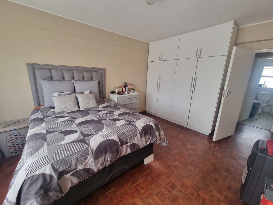 2 Bedroom Property for Sale in Goodwood Estate Western Cape